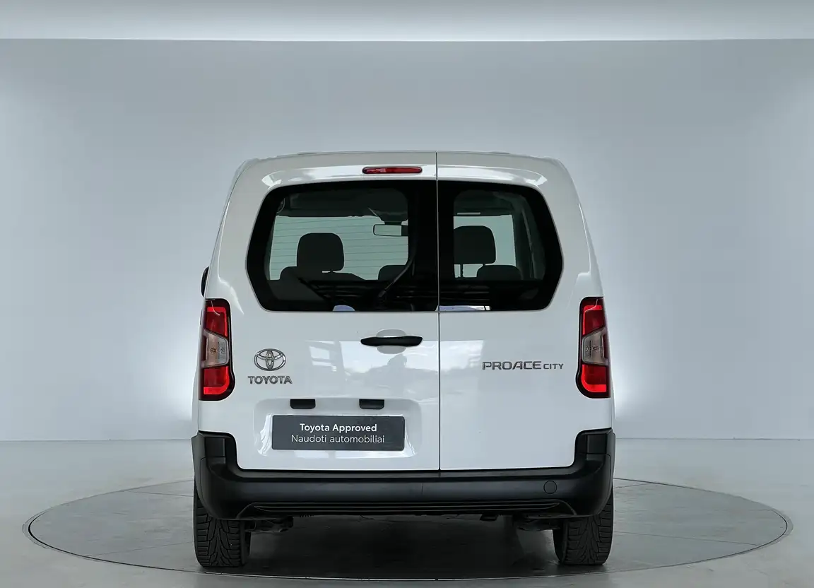TOYOTA PROACE