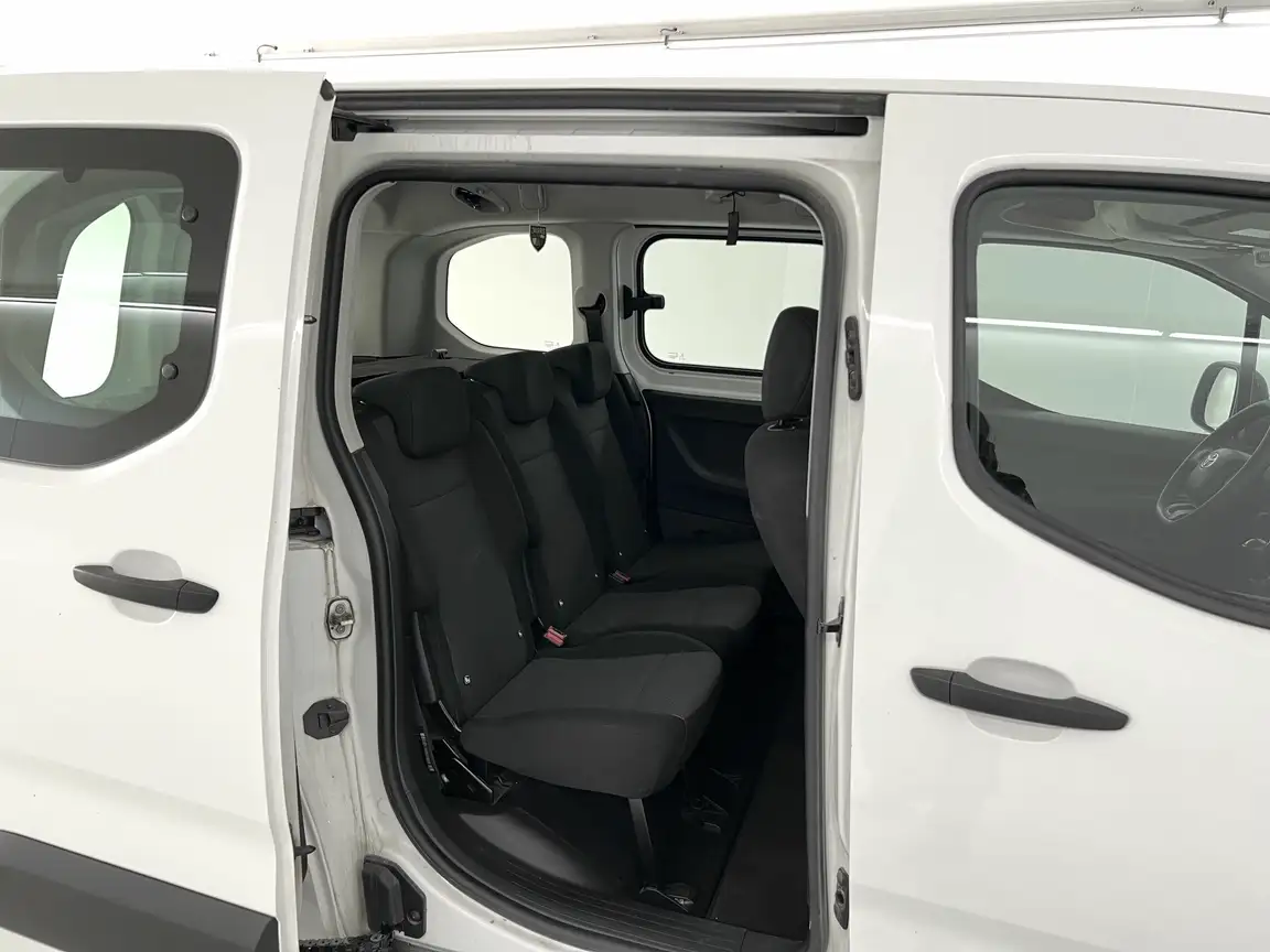 TOYOTA PROACE
