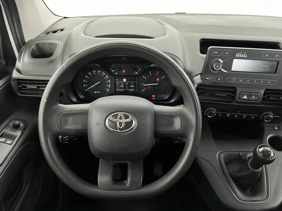 TOYOTA PROACE