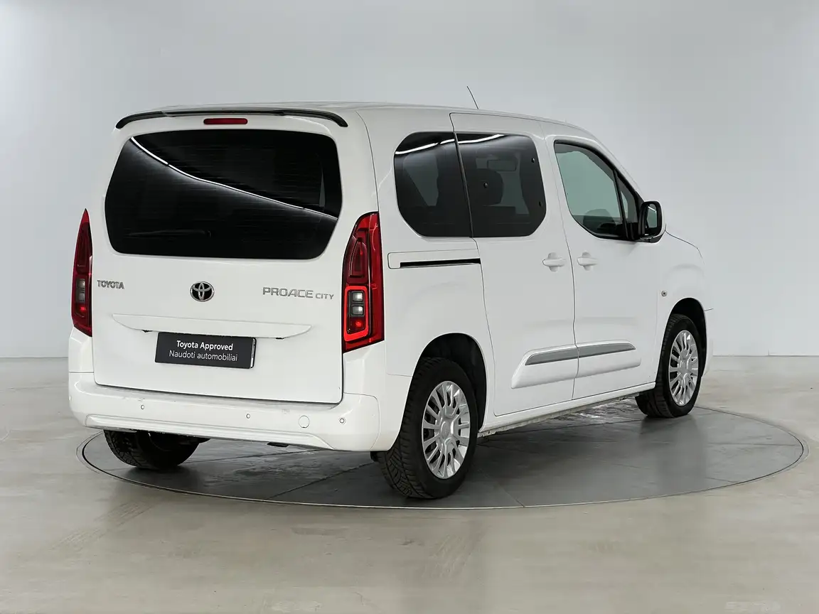 TOYOTA PROACE CITY VERSO