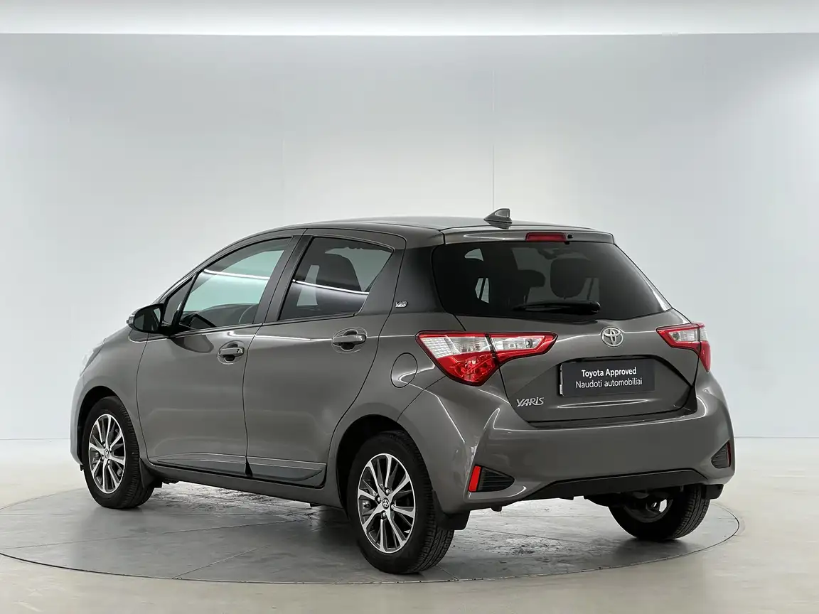 TOYOTA YARIS