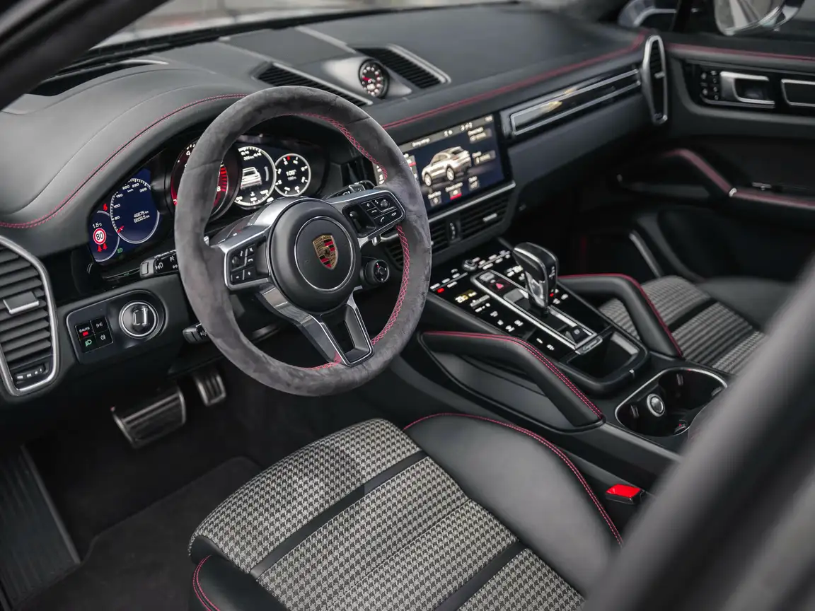 PORSCHE CAYENNE