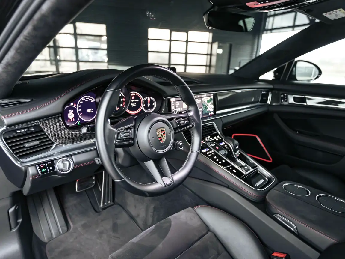 PORSCHE PANAMERA