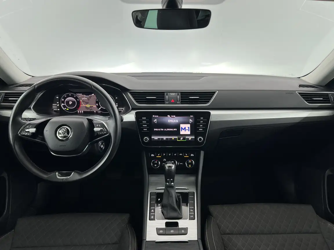 SKODA SUPERB