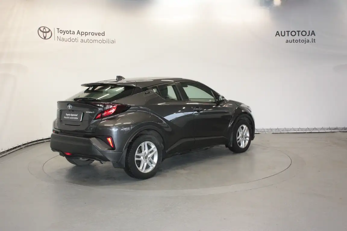 TOYOTA C-HR