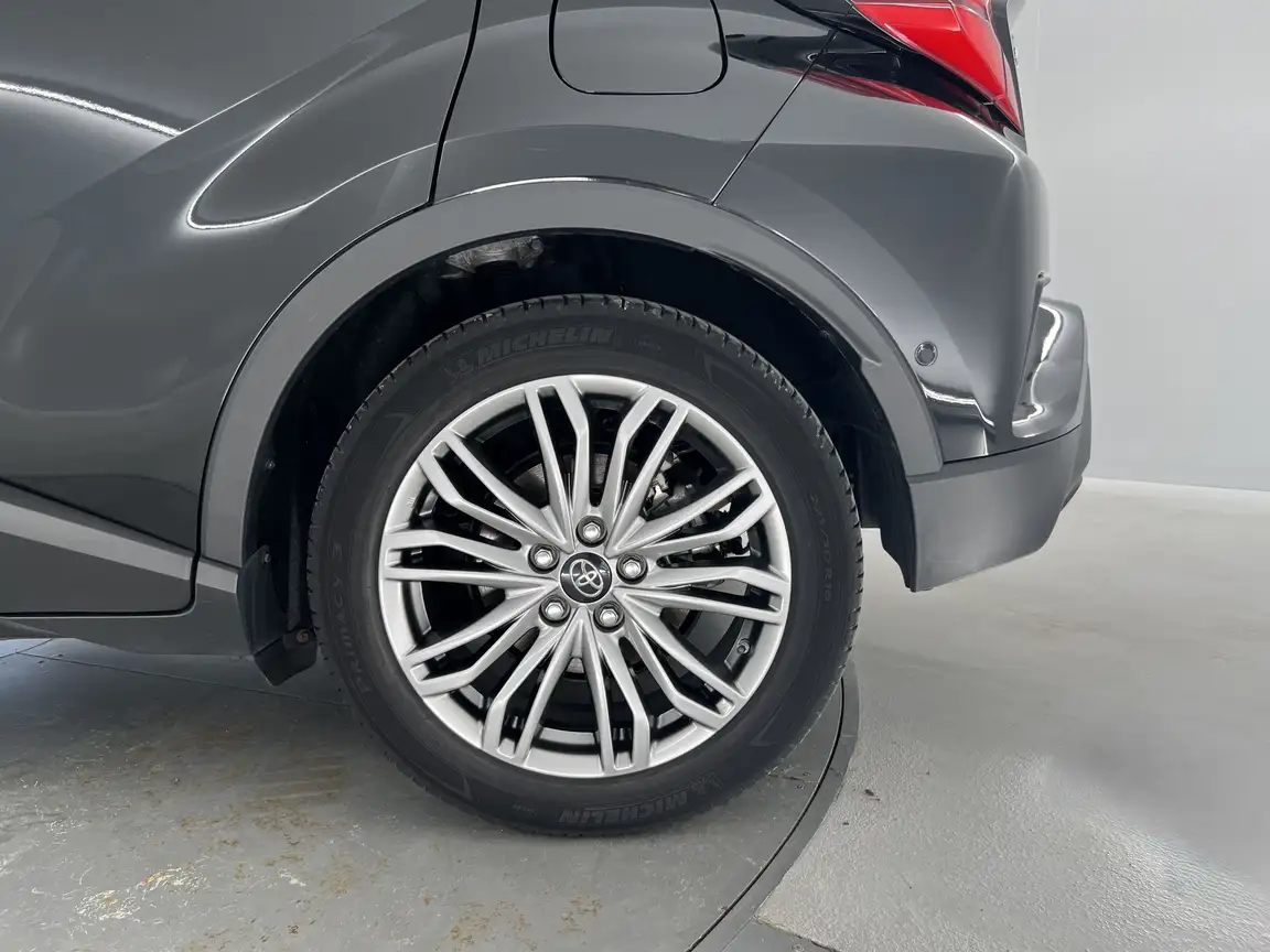 TOYOTA C-HR
