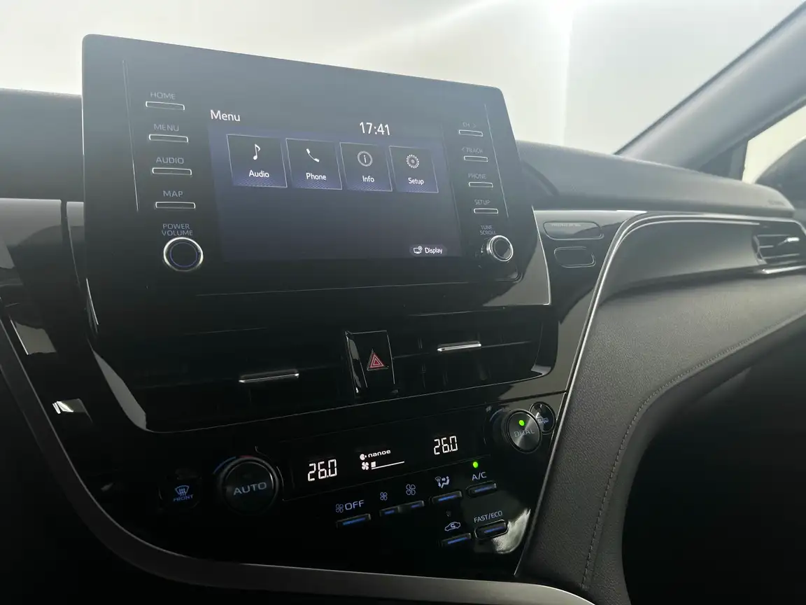 TOYOTA CAMRY