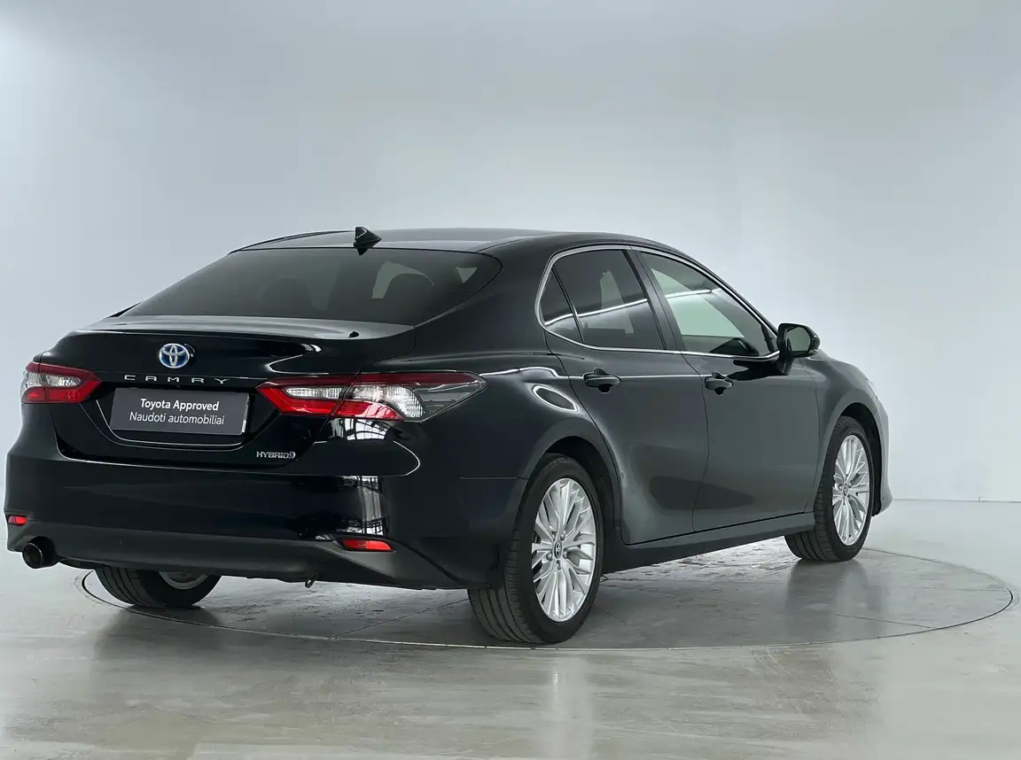 TOYOTA CAMRY