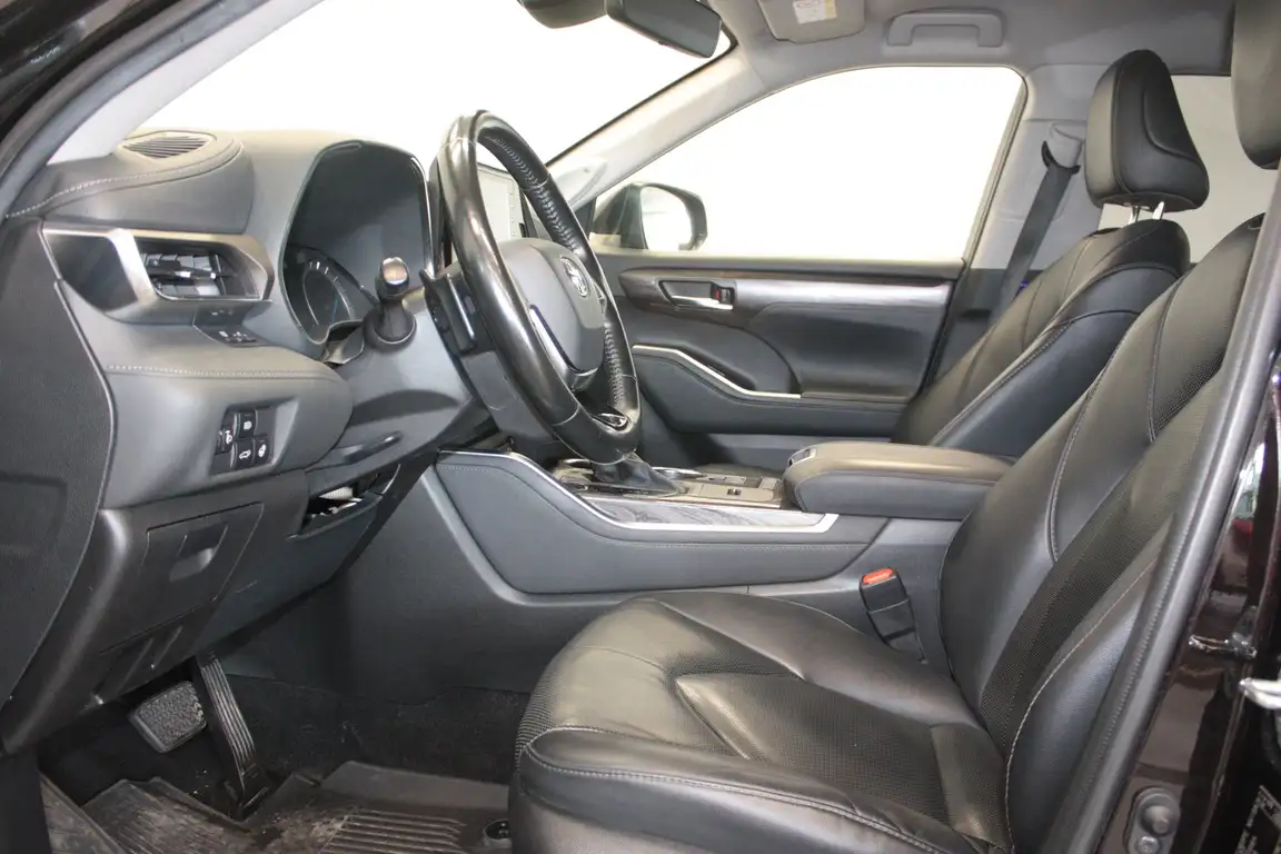 TOYOTA HIGHLANDER