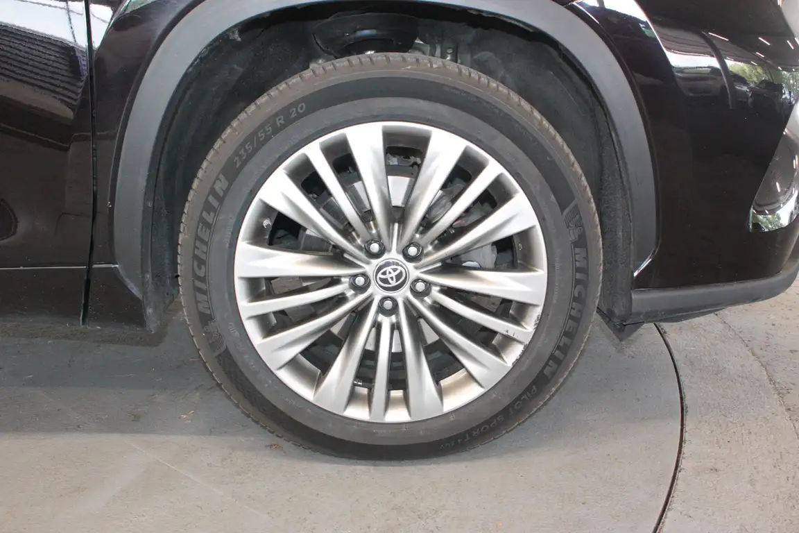 TOYOTA HIGHLANDER