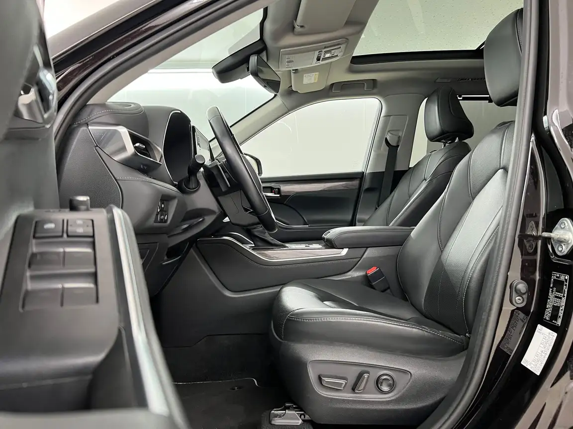 TOYOTA HIGHLANDER