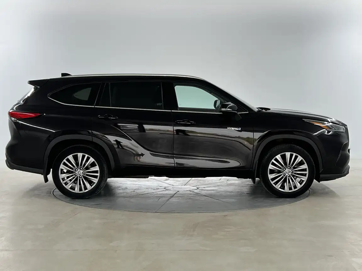 TOYOTA HIGHLANDER