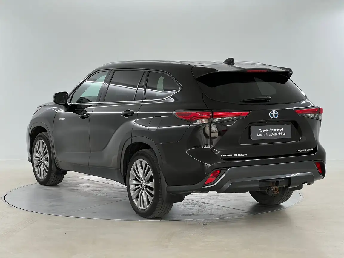 TOYOTA HIGHLANDER