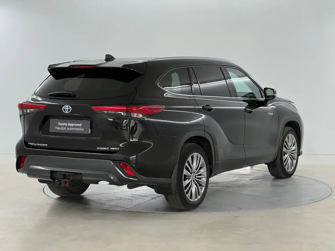 TOYOTA HIGHLANDER