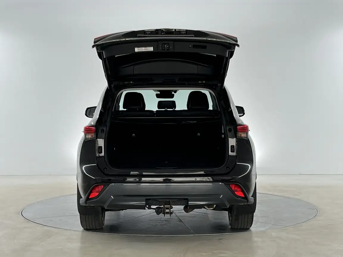 TOYOTA HIGHLANDER