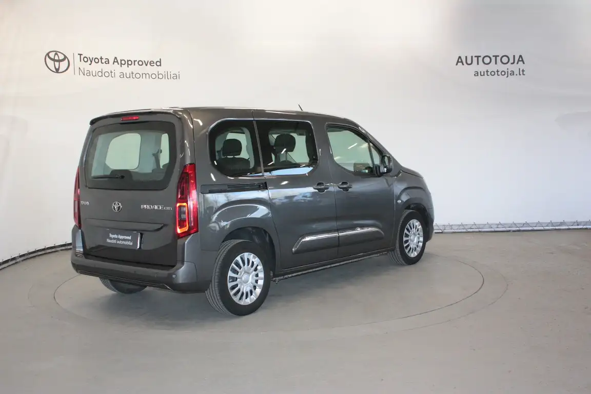 TOYOTA PROACE CITY VERSO
