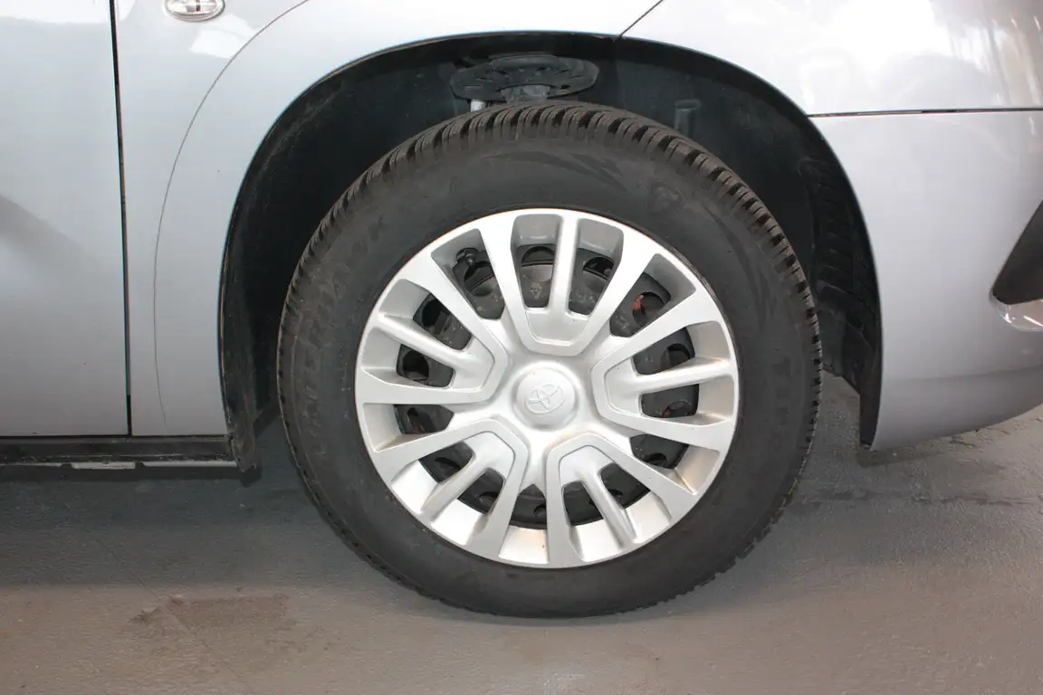 TOYOTA PROACE CITY VERSO
