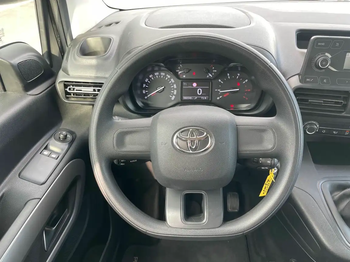 TOYOTA PROACE