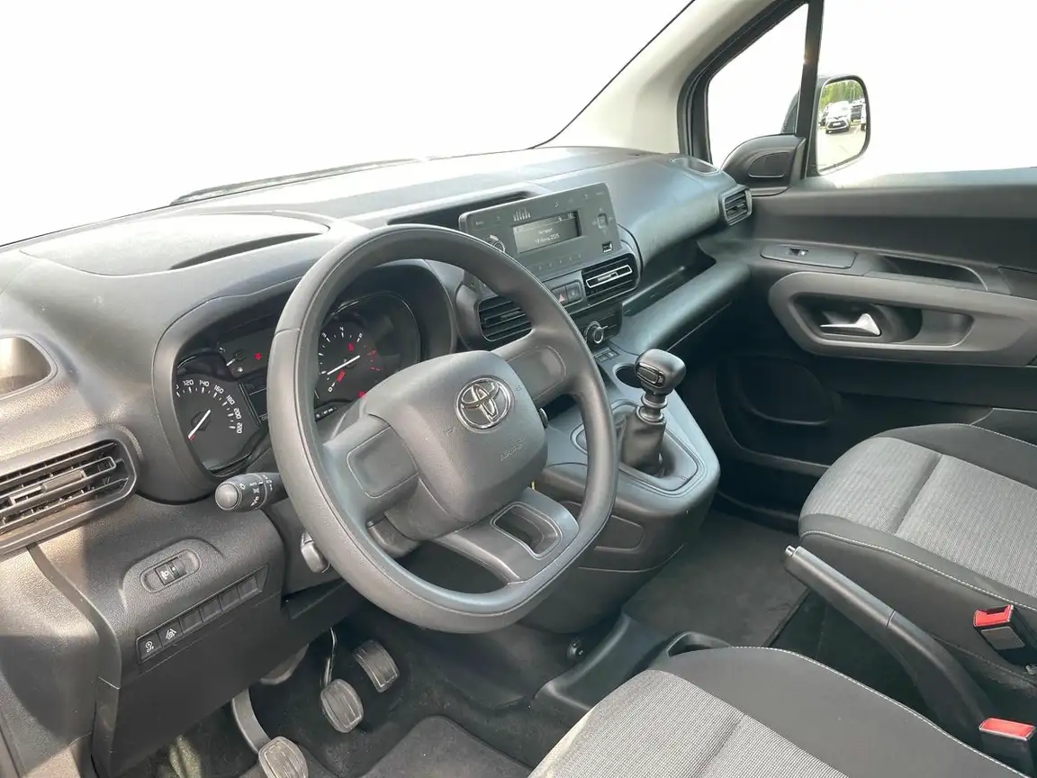 TOYOTA PROACE