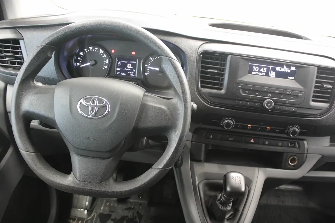 TOYOTA PROACE