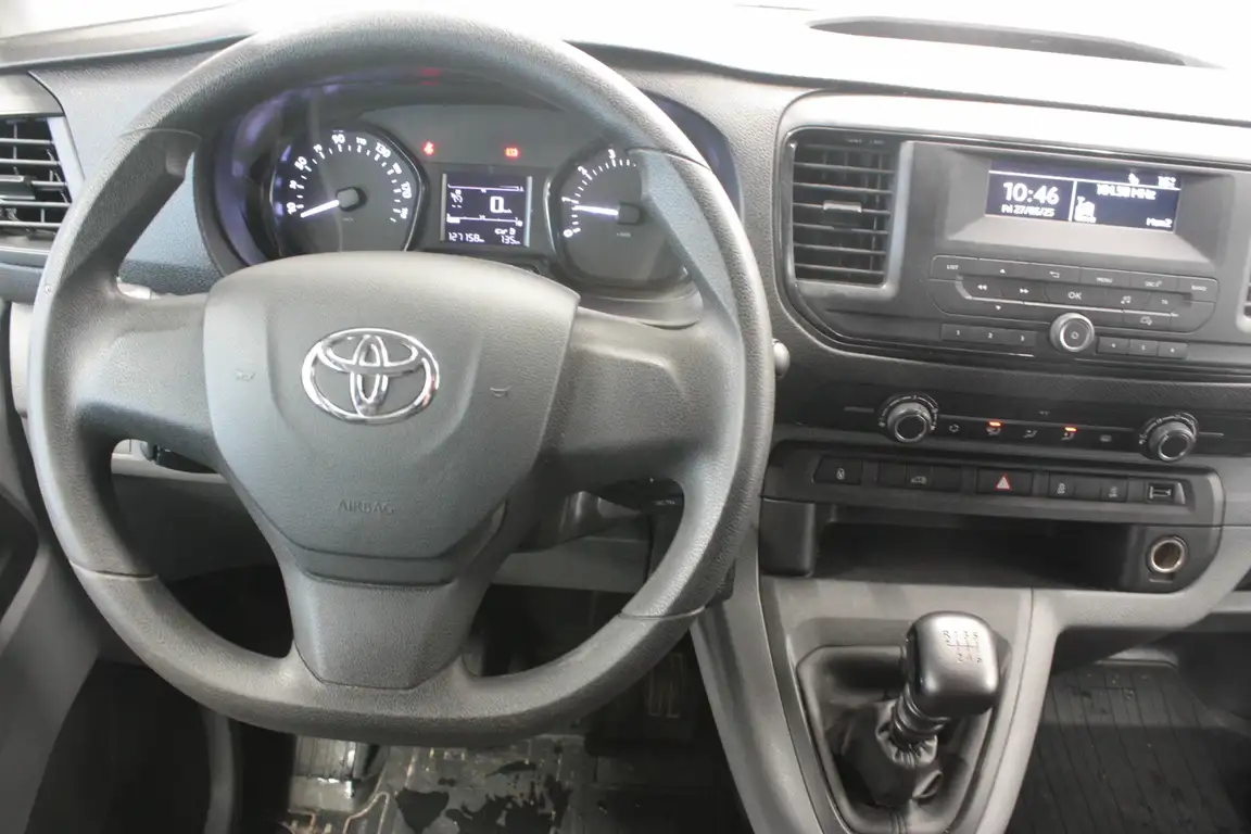TOYOTA PROACE