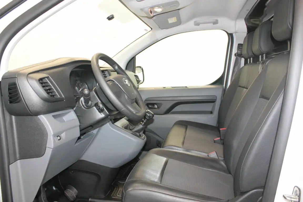 TOYOTA PROACE