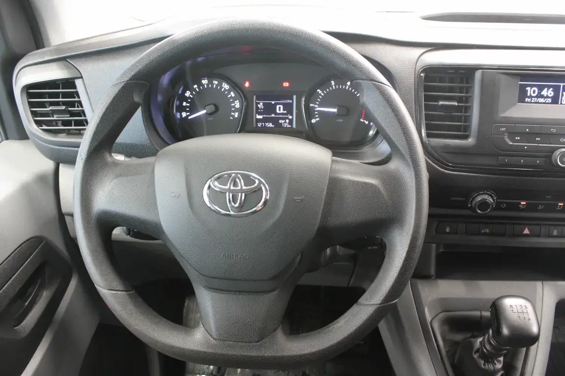 TOYOTA PROACE