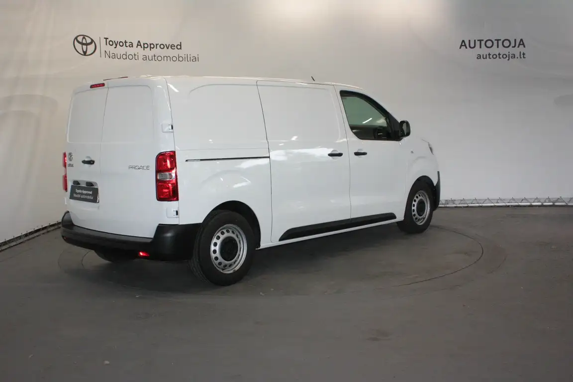 TOYOTA PROACE
