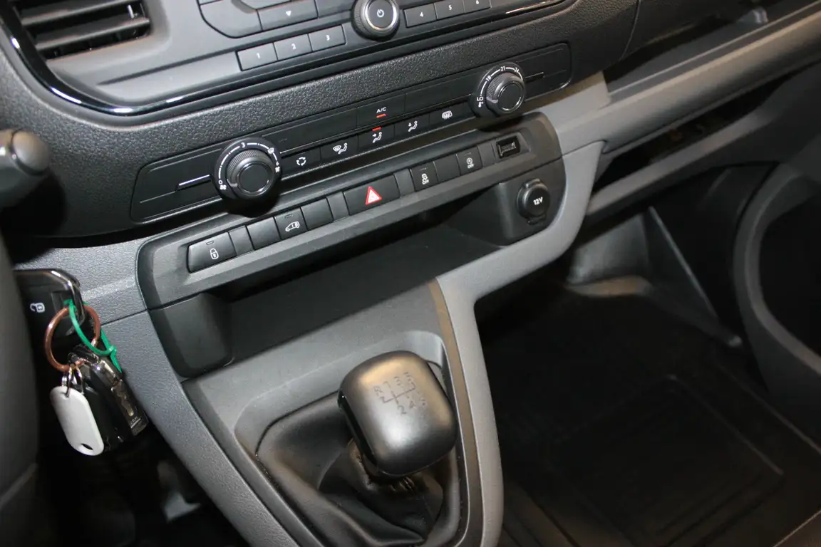 TOYOTA PROACE