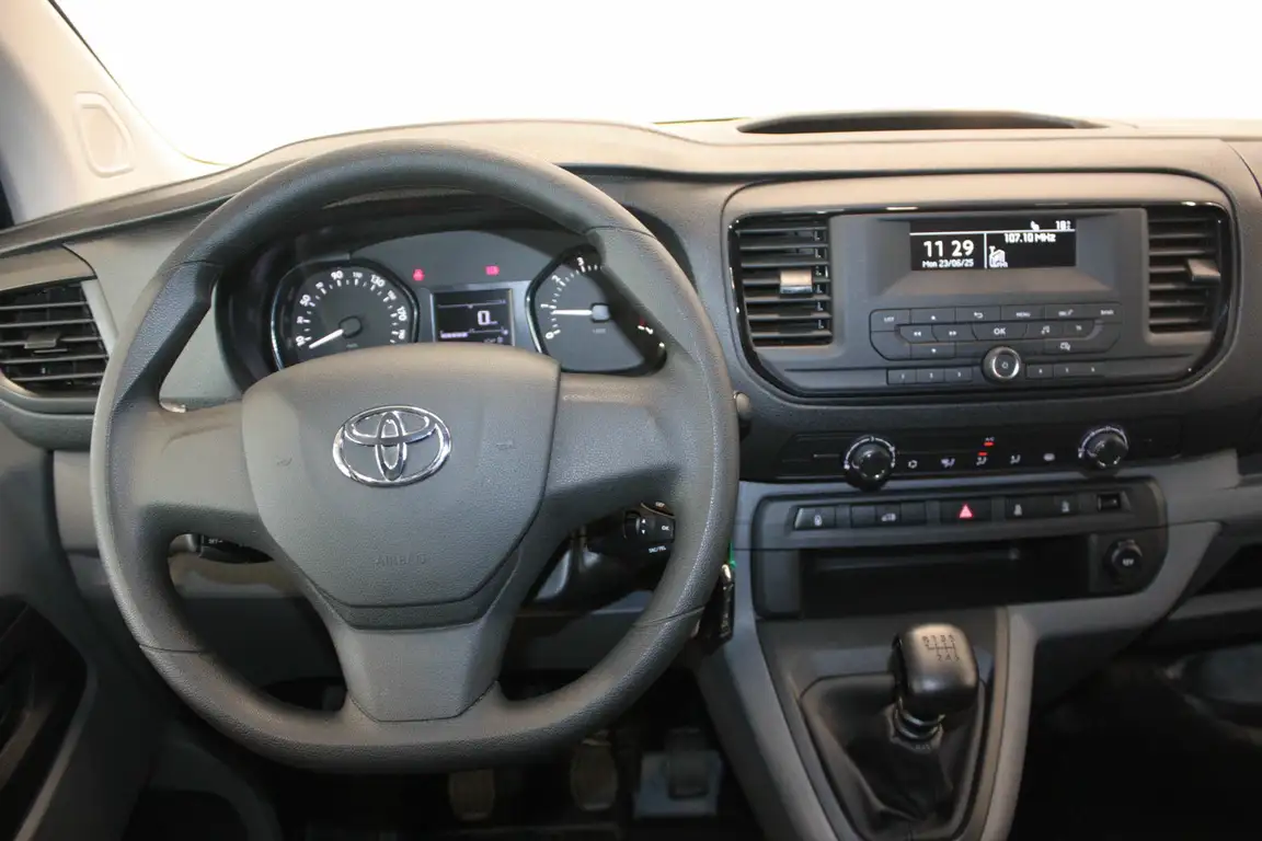 TOYOTA PROACE