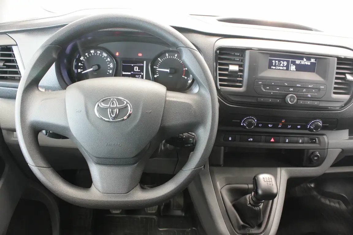 TOYOTA PROACE