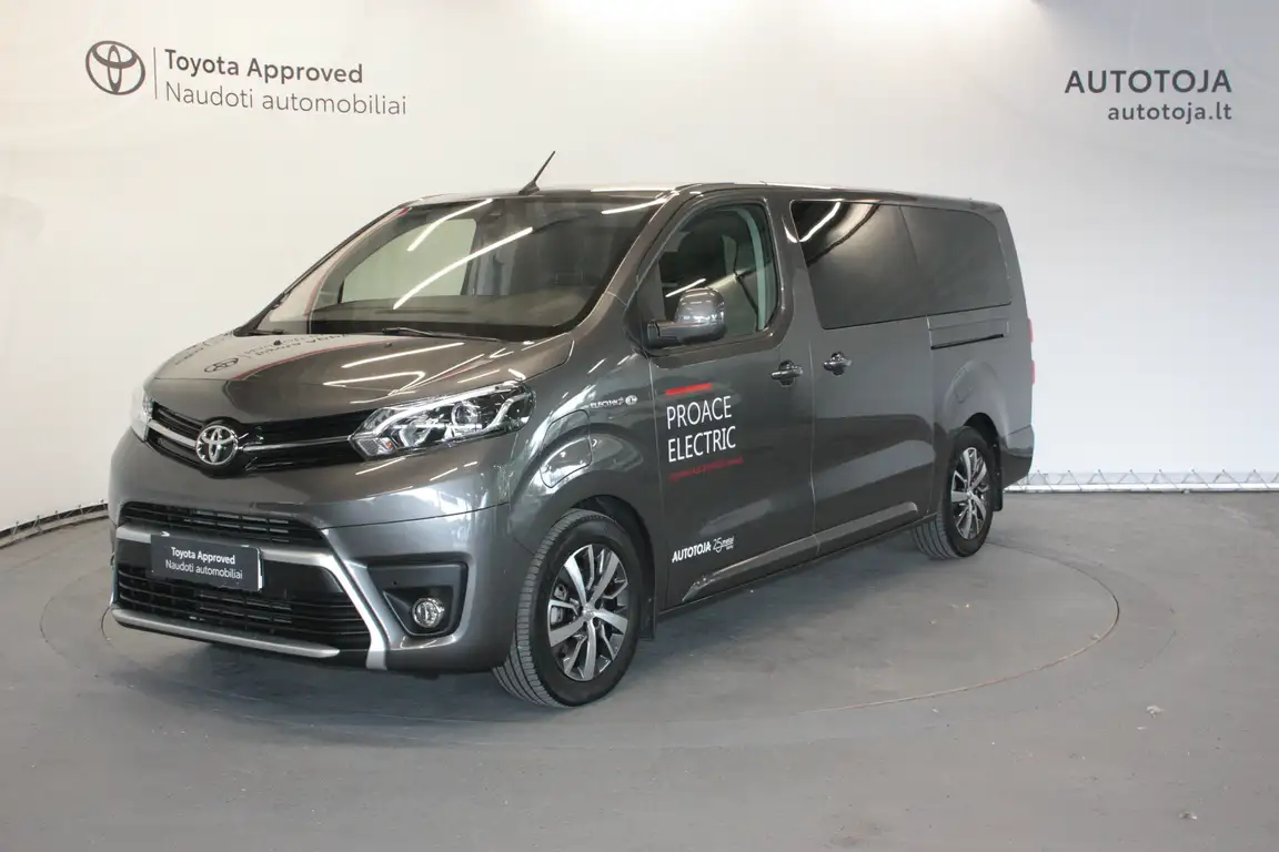 TOYOTA PROACE