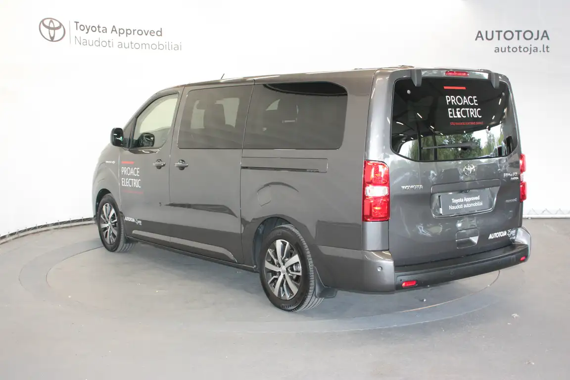 TOYOTA PROACE