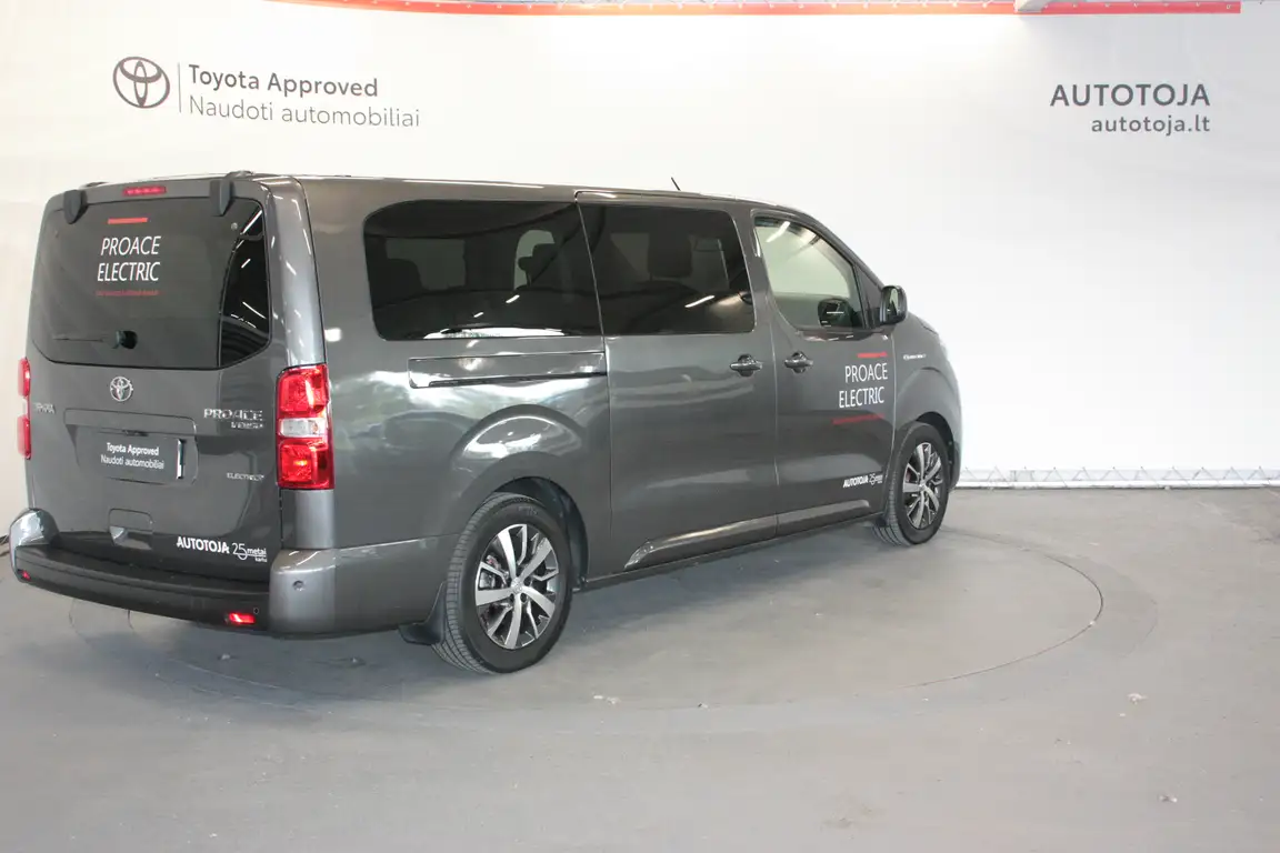 TOYOTA PROACE