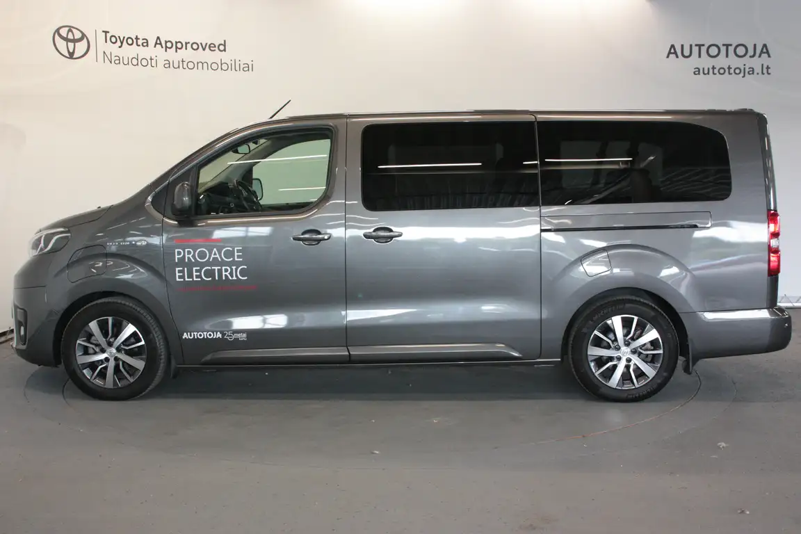 TOYOTA PROACE