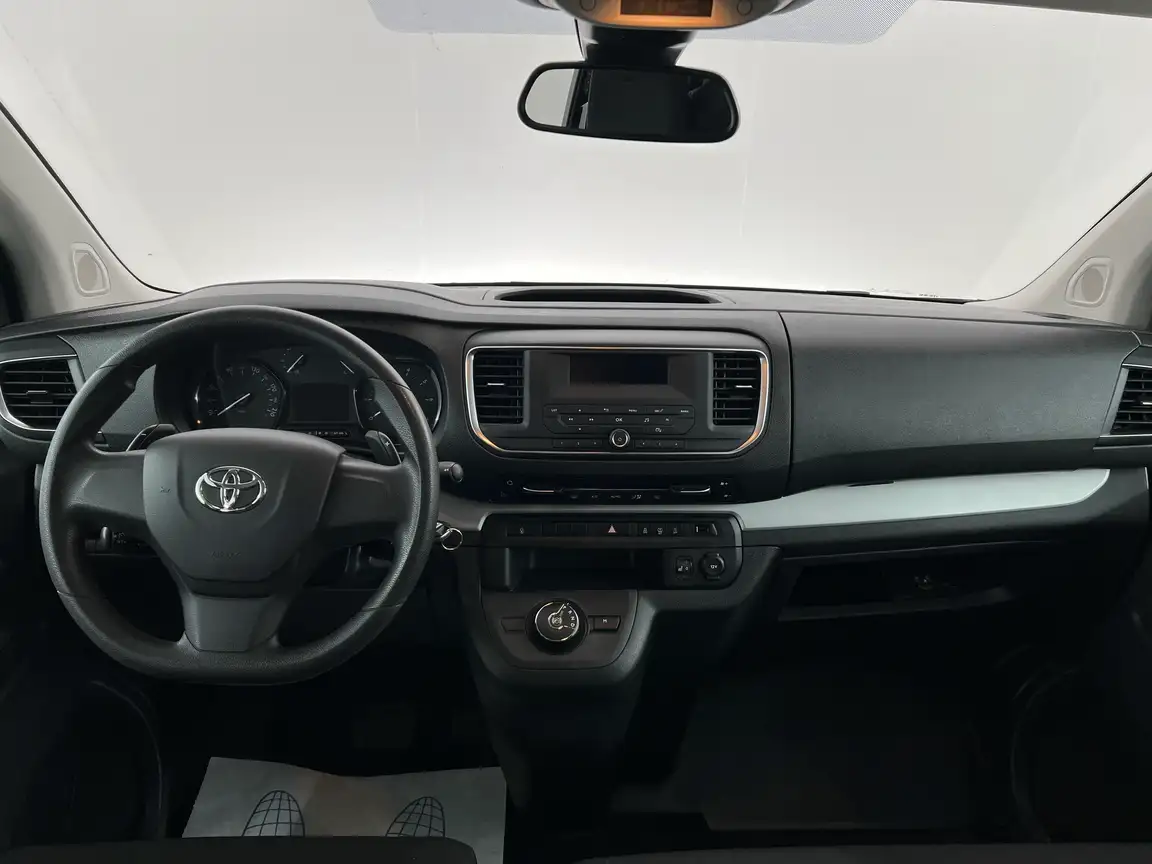 TOYOTA PROACE