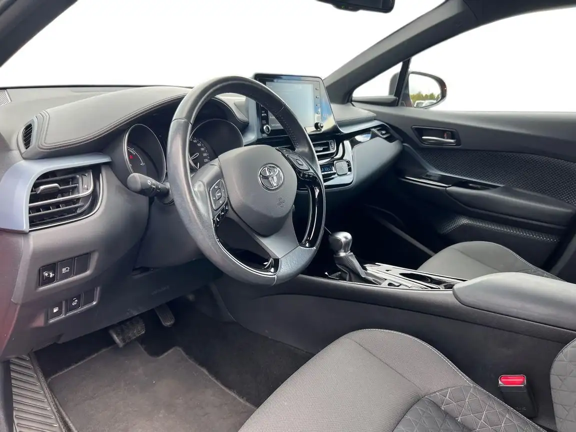 TOYOTA C-HR