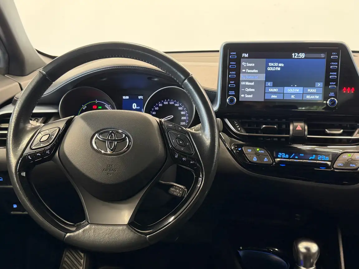 TOYOTA C-HR