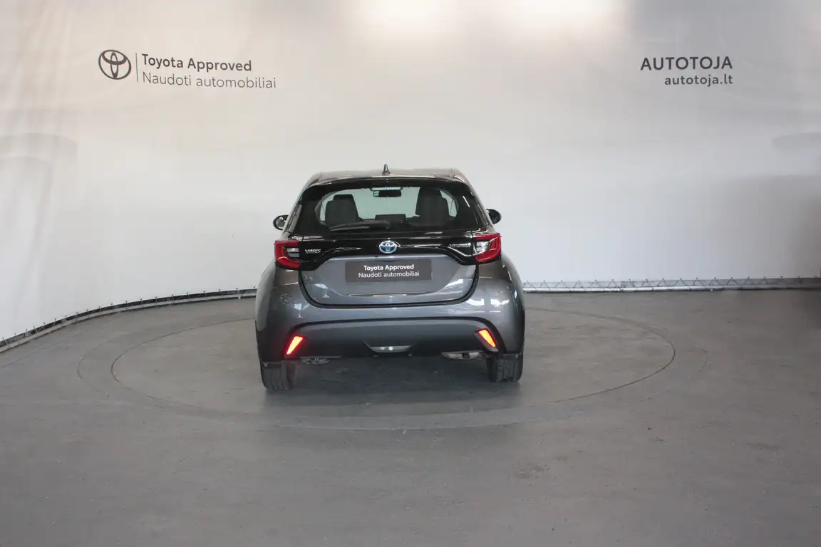 TOYOTA YARIS