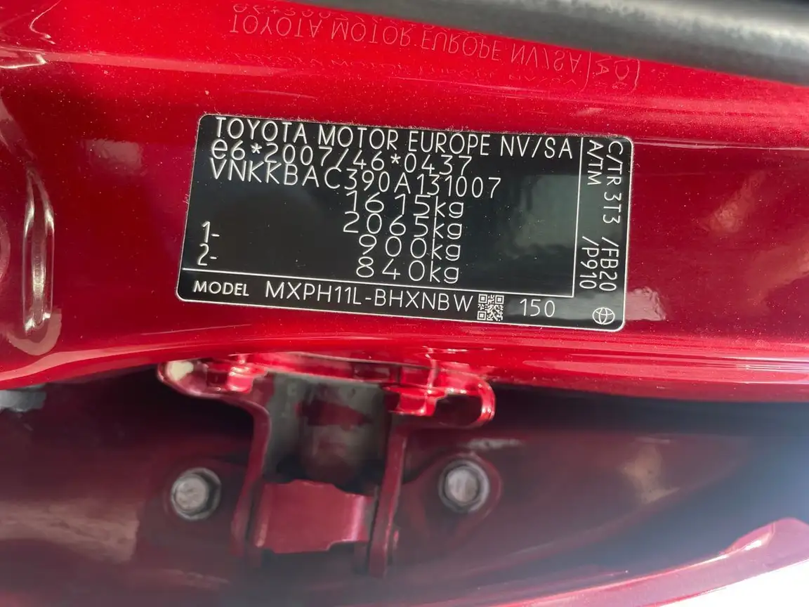 TOYOTA YARIS