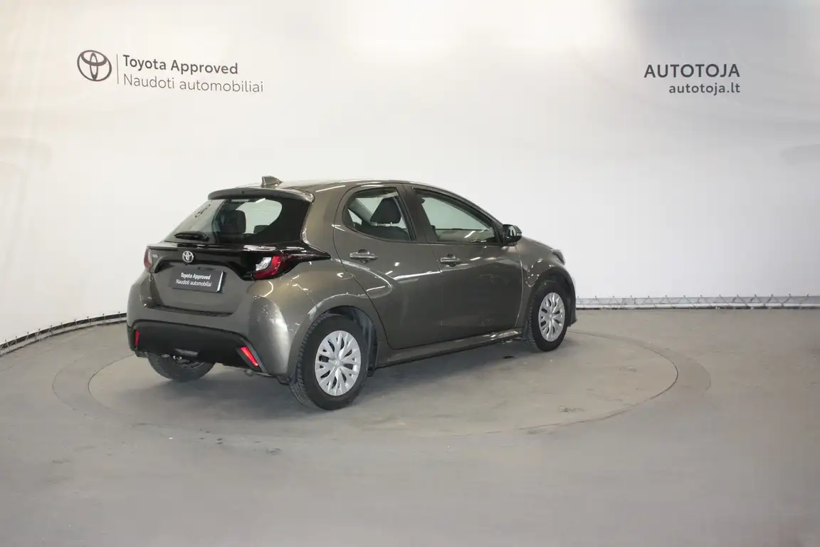 TOYOTA YARIS