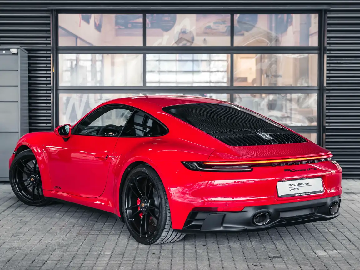 PORSCHE 911