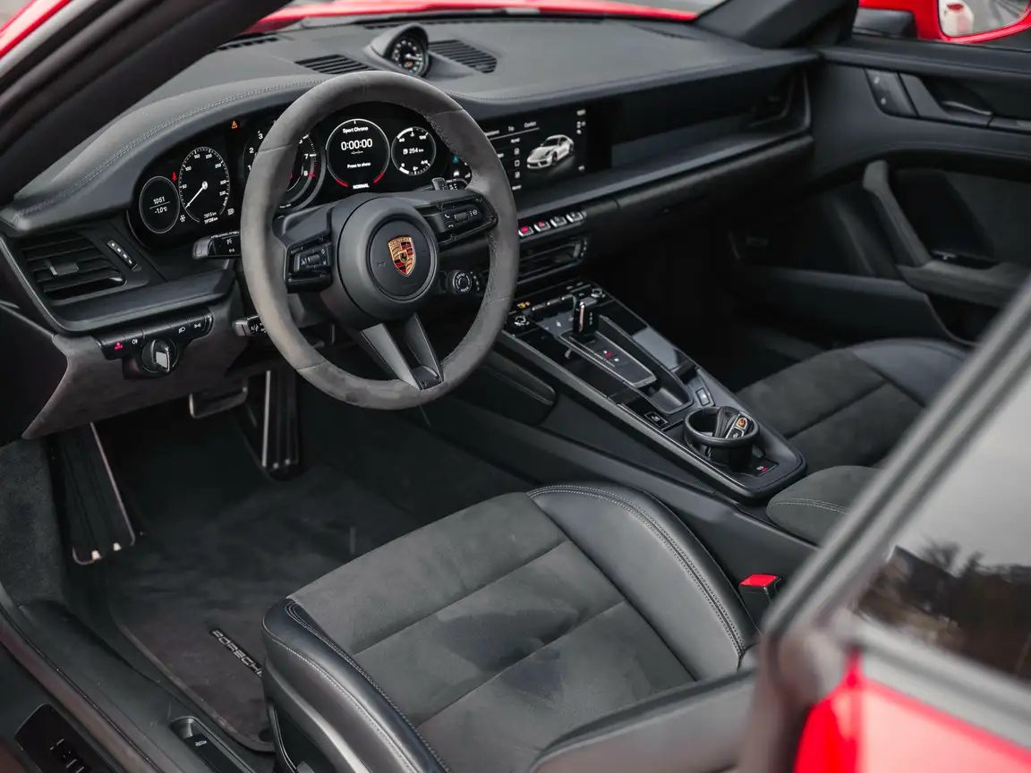 PORSCHE 911