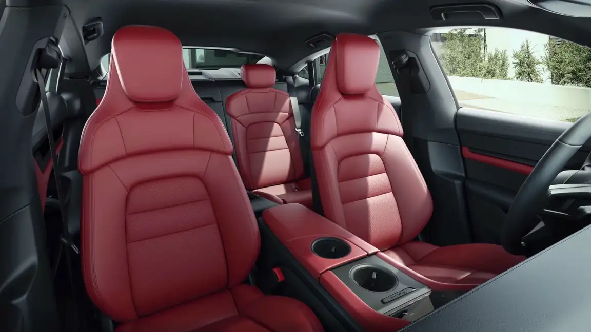 PORSCHE TAYCAN