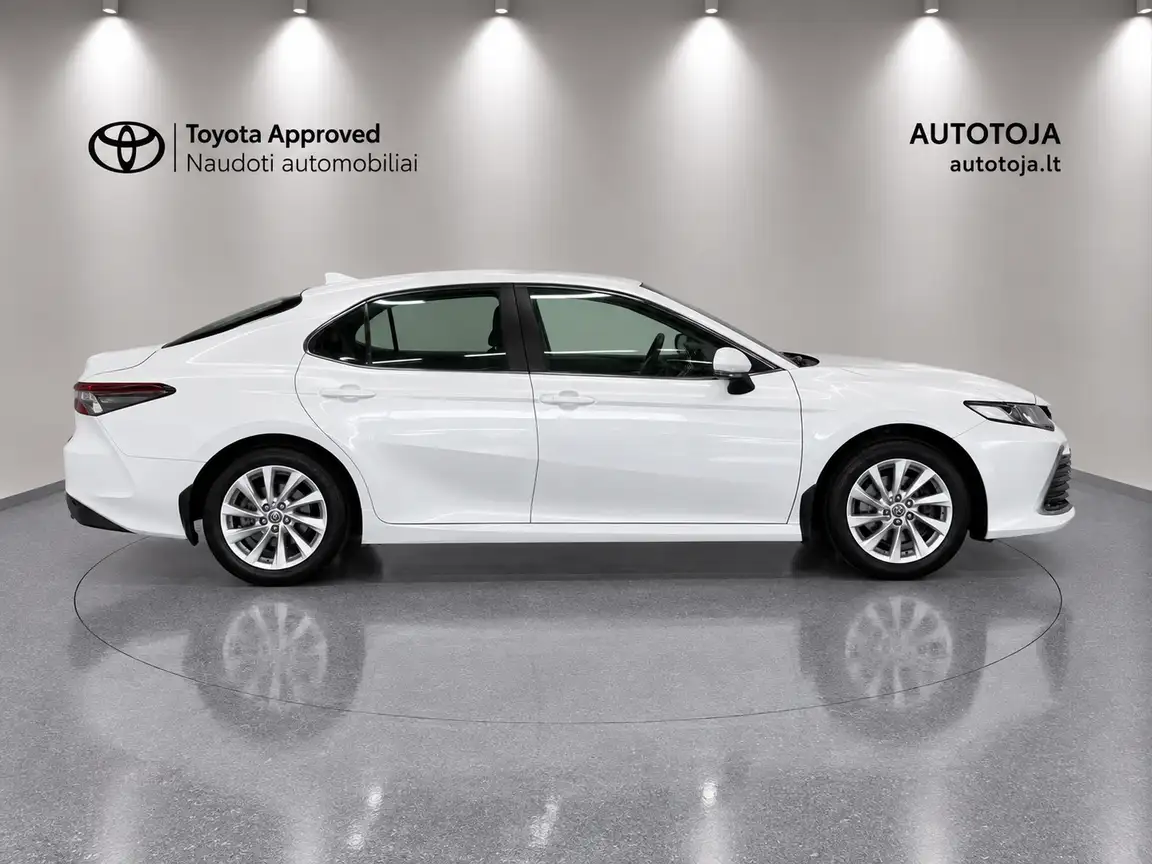 TOYOTA CAMRY