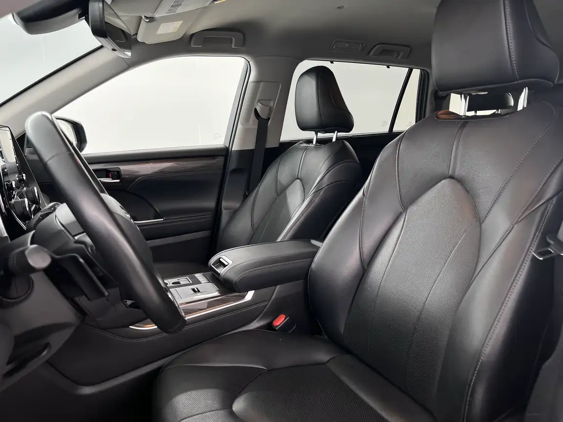 TOYOTA HIGHLANDER