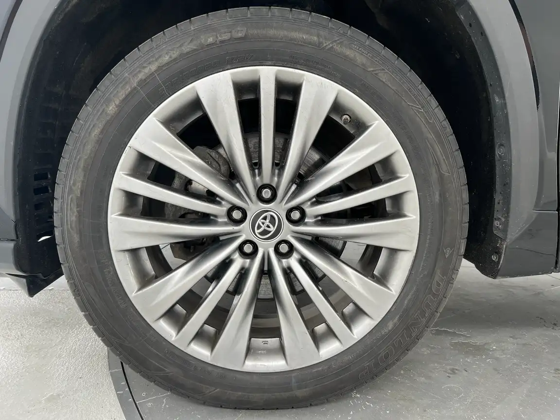 TOYOTA HIGHLANDER