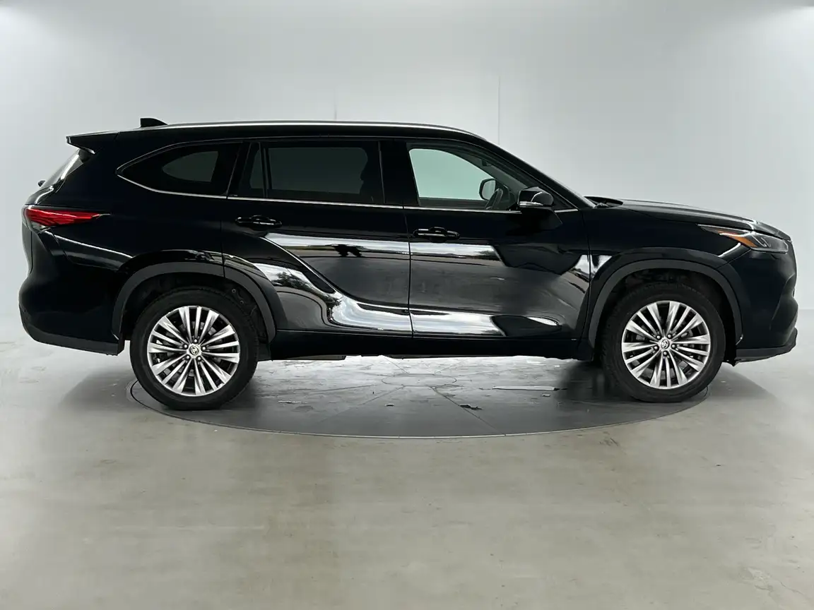 TOYOTA HIGHLANDER