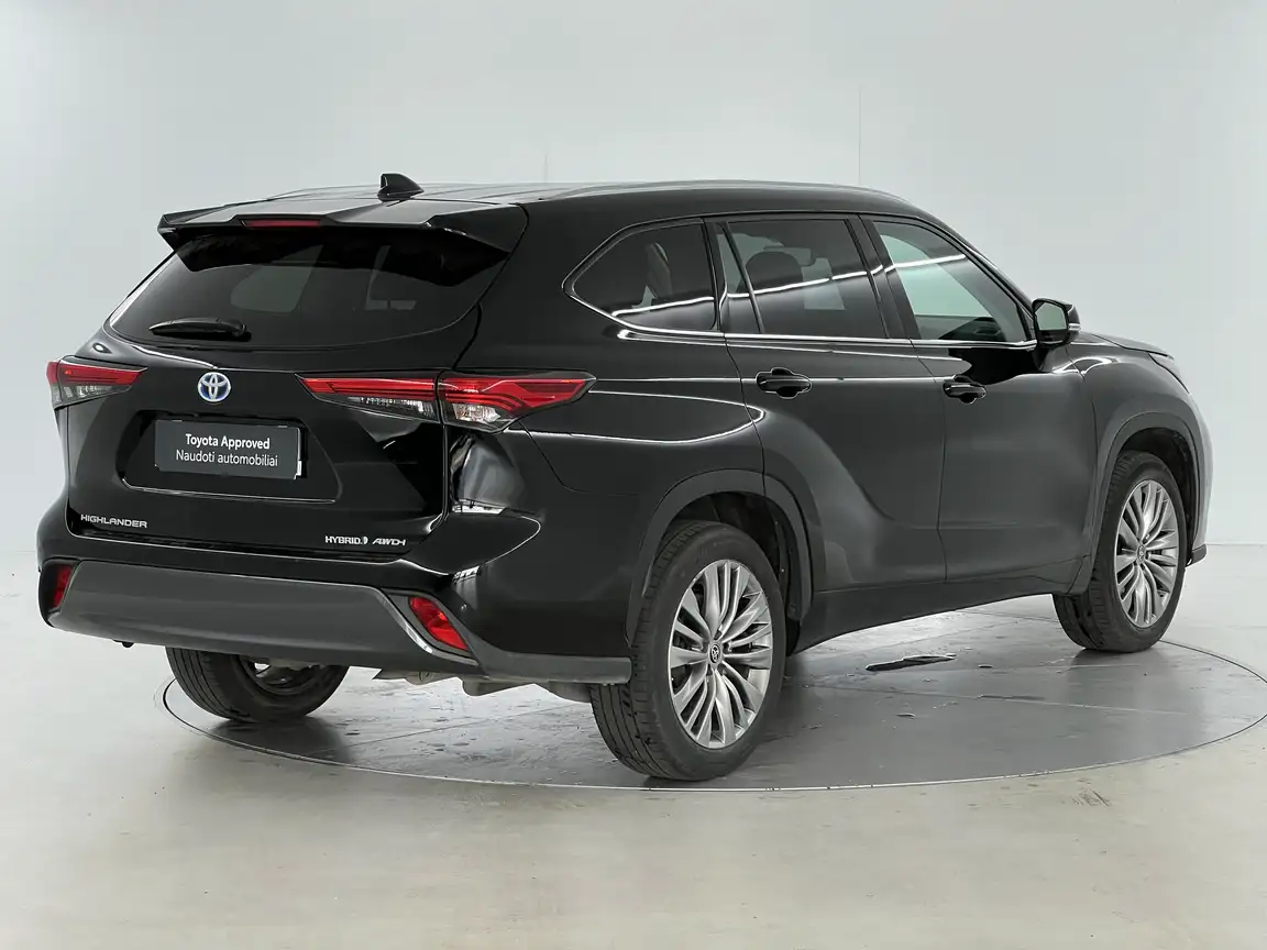 TOYOTA HIGHLANDER
