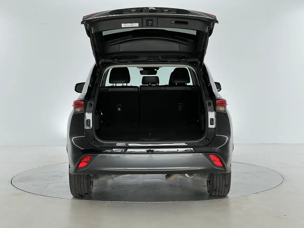 TOYOTA HIGHLANDER